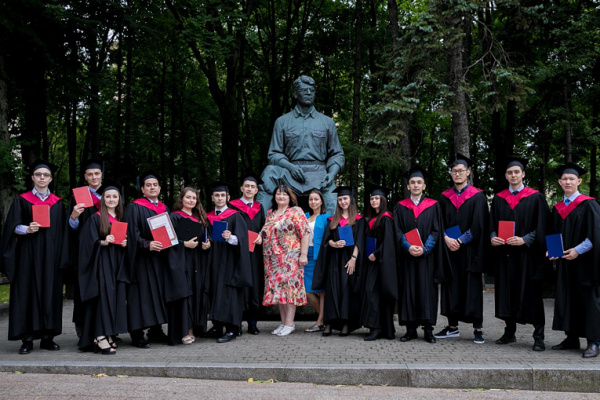 Graduation Ceremony 2021 was held at Gubkin University Graduation Ceremony 2021 was held at Gubkin University